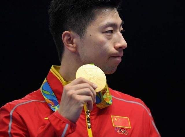 出发都显得 出发都显得